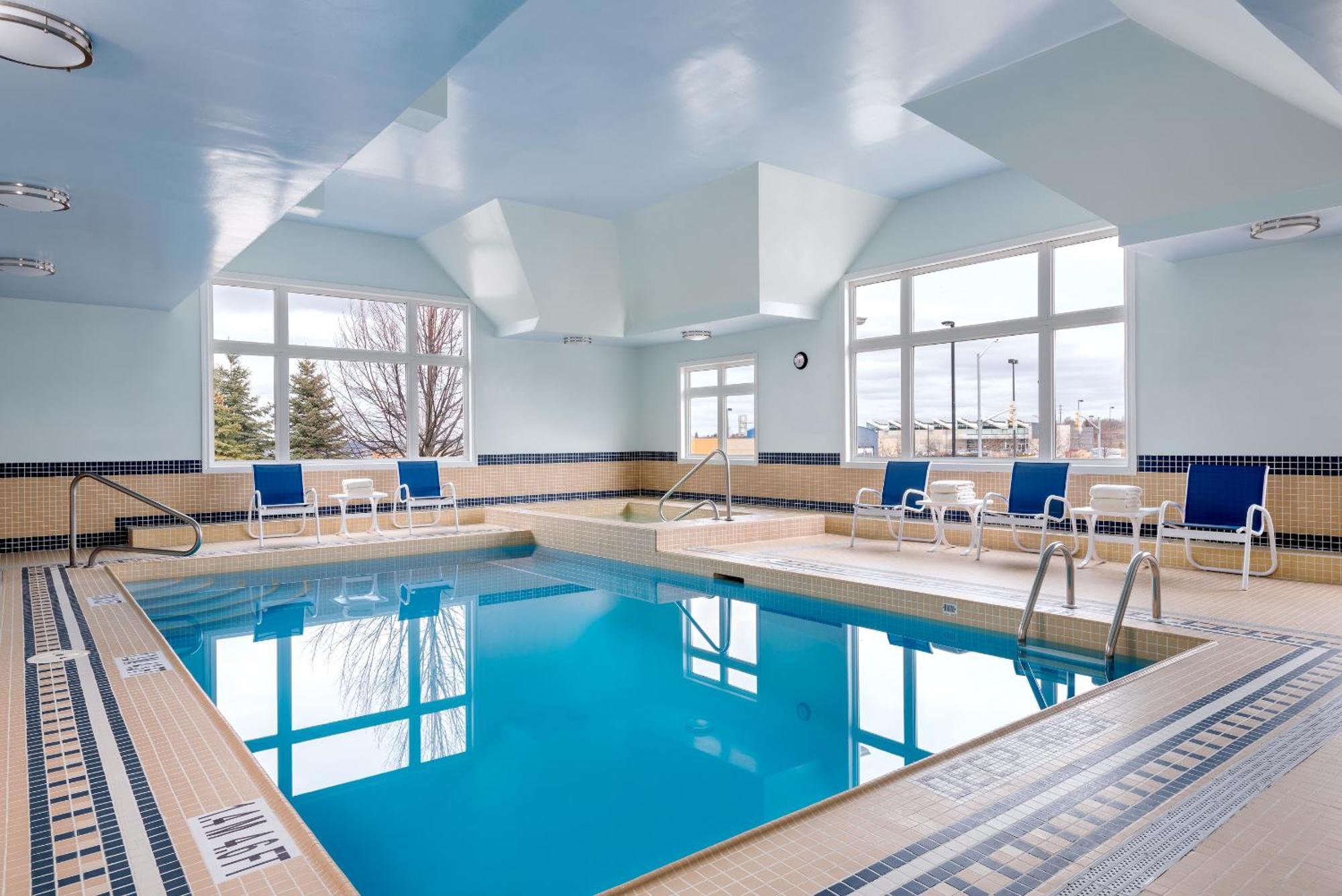 Four Points By Sheraton Barrie Exteriér fotografie