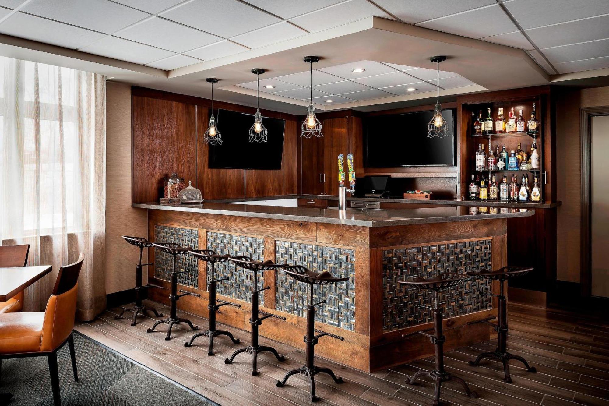 Four Points By Sheraton Barrie Exteriér fotografie